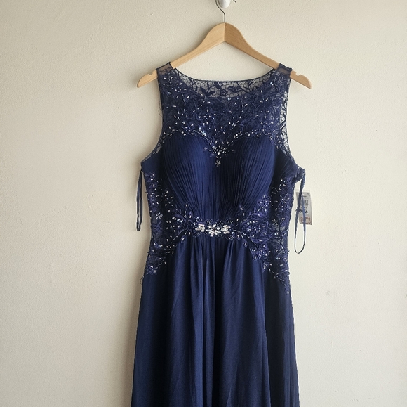 Mac Duggal Navy Blue Prom Dress - Picture 2 of 13
